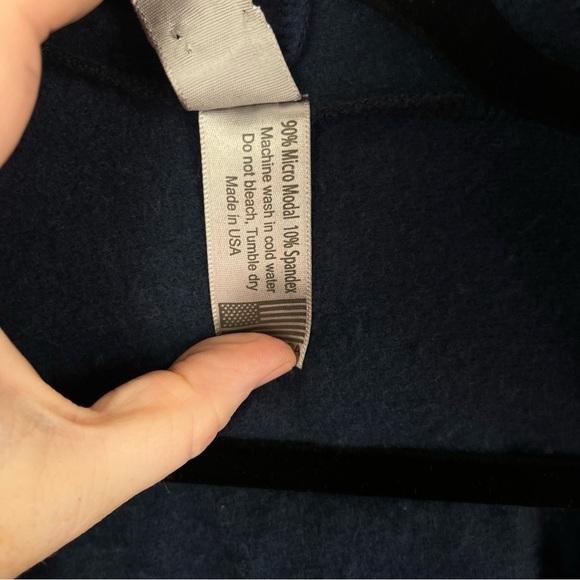 2/$30 Go Couture Navy Pull over hoodie v-neck in Navy sz Small - Picture 6 of 8